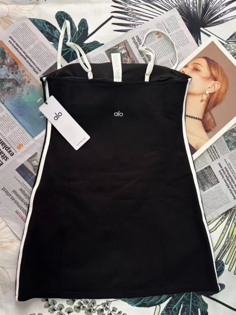 📸 ALO Yoga Printed Streamlined Sports Dress Black and White Color Block NWT🖤 - Picture 4 of 4